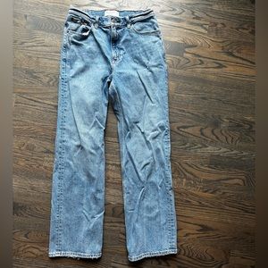 Abercrombie High Rise 90s Relaxed Jean size 29/8R